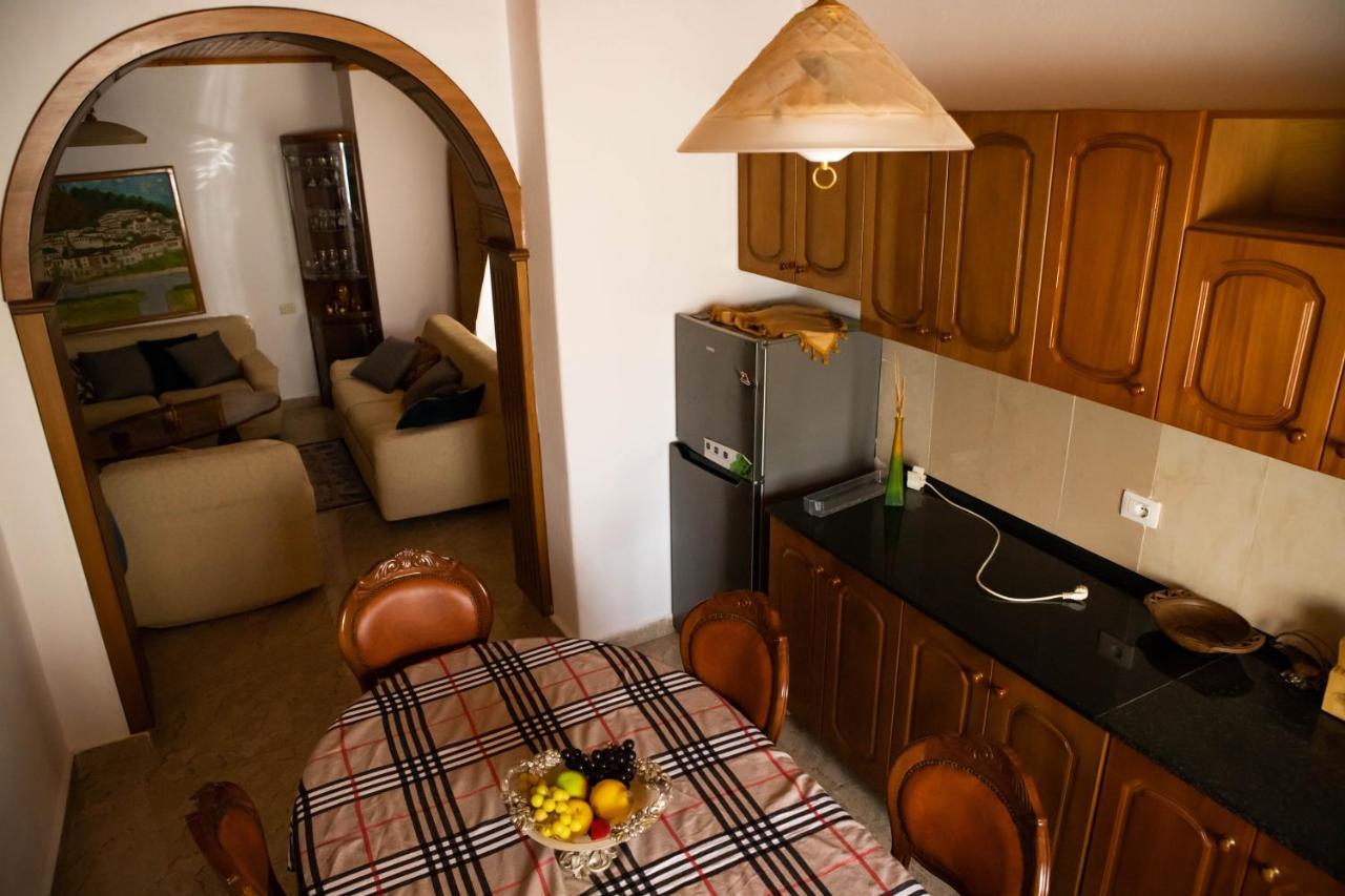 Eni Entire Guesthouse Parking On Site Berat Zewnętrze zdjęcie
