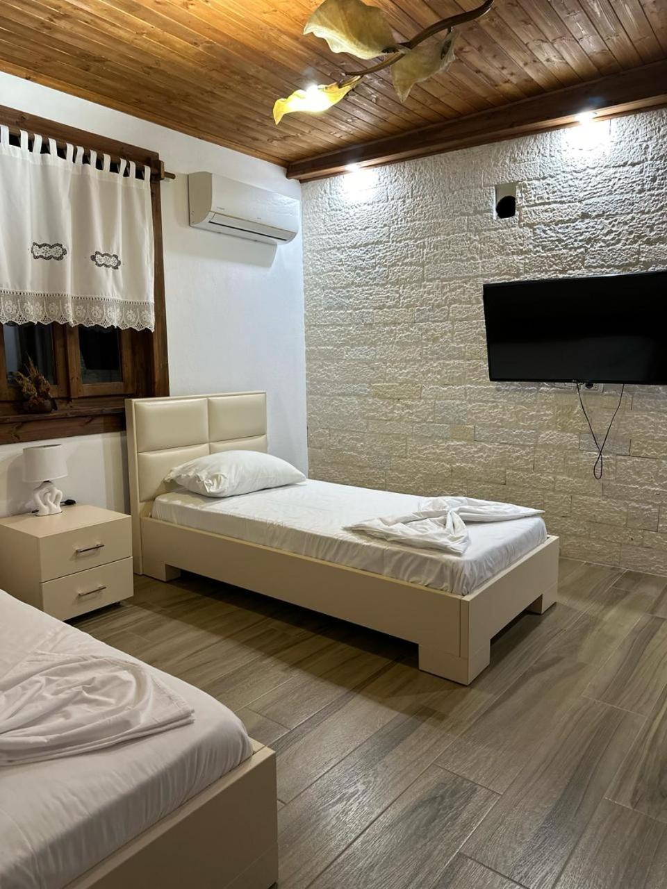 Eni Entire Guesthouse Parking On Site Berat Zewnętrze zdjęcie